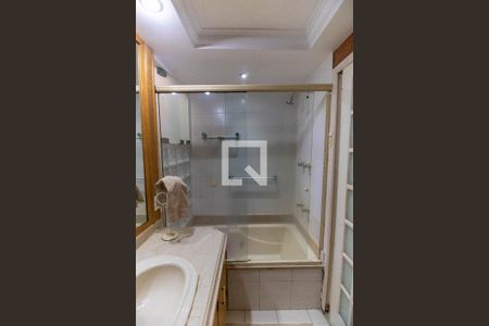 Apartamento à venda com 123m², 3 quartos e 1 vagaBanheiro da Suíte