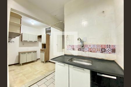 Apartamento para alugar com 69m², 2 quartos e sem vaga Apartamento para alugar com 69m², 2 quartos e sem vagaCozinha e Área de Serviço