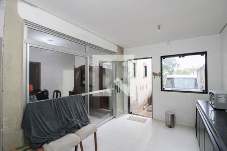 Casa à venda com 360m², 3 quartos e 6 vagas Casa à venda com 360m², 3 quartos e 6 vagasCozinha