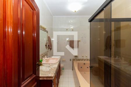 Casa à venda com 400m², 4 quartos e 5 vagasBanheiro da Suíte 1