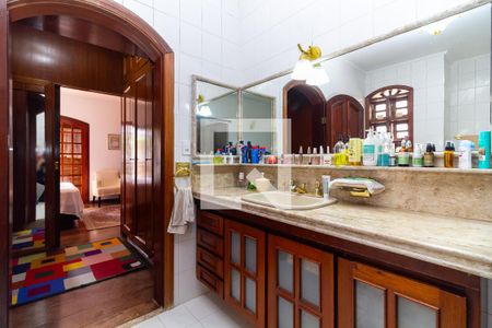 Casa à venda com 400m², 4 quartos e 5 vagasBanheiro da Suíte 2