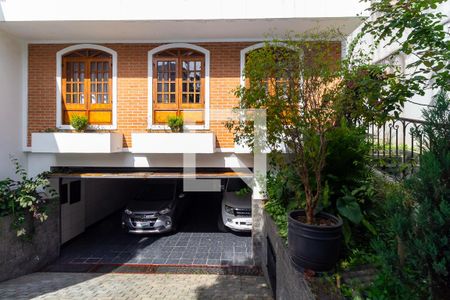 Casa à venda com 400m², 4 quartos e 5 vagasFrente da Casa