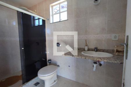 Casa de condomínio à venda com 240m², 4 quartos e 2 vagas Casa de condomínio à venda com 240m², 4 quartos e 2 vagasBanheiro da Suite 3