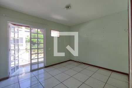 Casa de condomínio à venda com 240m², 4 quartos e 2 vagas Casa de condomínio à venda com 240m², 4 quartos e 2 vagasSuite 2