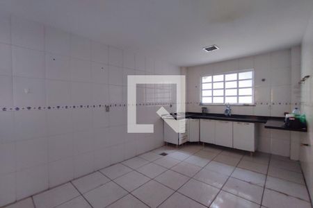 Casa de condomínio à venda com 240m², 4 quartos e 2 vagas Casa de condomínio à venda com 240m², 4 quartos e 2 vagasCozinha