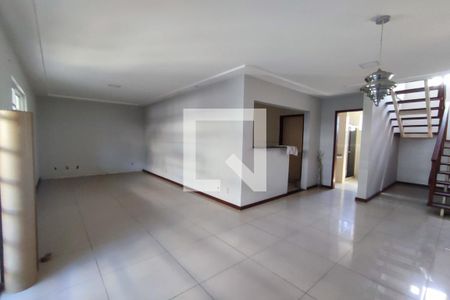 Sala de casa de condomínio à venda com 4 quartos, 240m² em Taquara, Rio de Janeiro