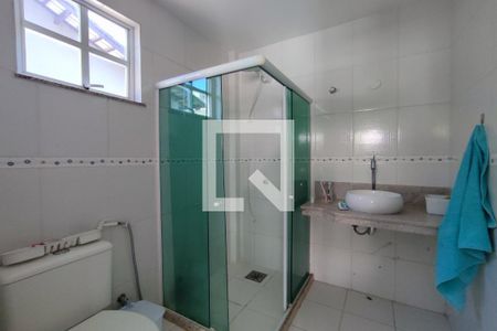 Casa de condomínio à venda com 240m², 4 quartos e 2 vagas Casa de condomínio à venda com 240m², 4 quartos e 2 vagasBanheiro da Suite 2