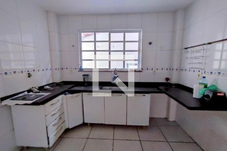 Casa de condomínio à venda com 240m², 4 quartos e 2 vagas Casa de condomínio à venda com 240m², 4 quartos e 2 vagasCozinha