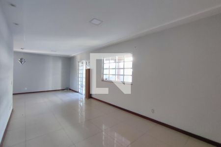 Sala de casa de condomínio à venda com 4 quartos, 240m² em Taquara, Rio de Janeiro