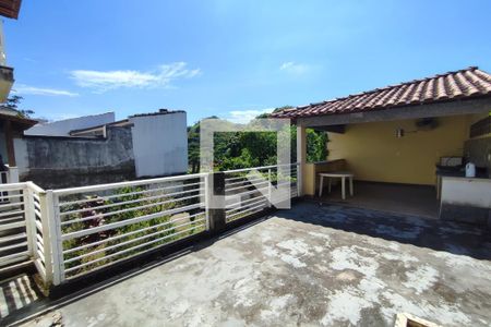 Casa de condomínio à venda com 240m², 4 quartos e 2 vagas Casa de condomínio à venda com 240m², 4 quartos e 2 vagasÁrea Externa