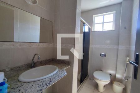 Casa de condomínio à venda com 240m², 4 quartos e 2 vagas Casa de condomínio à venda com 240m², 4 quartos e 2 vagasBanheiro Social