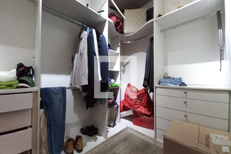 Casa de condomínio para alugar com 420m², 4 quartos e 6 vagasCloset da suíte 4