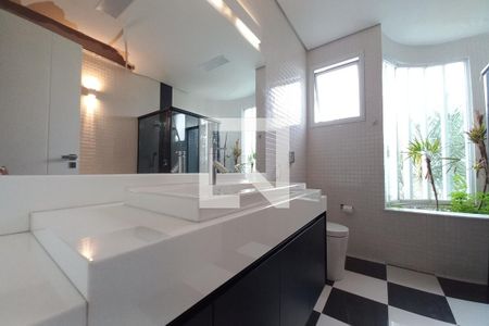 Casa de condomínio para alugar com 420m², 4 quartos e 6 vagasBanheiro da Suíte 3