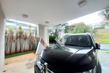Casa de condomínio para alugar com 420m², 4 quartos e 6 vagasGaragem