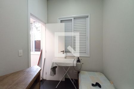 Casa de condomínio para alugar com 420m², 4 quartos e 6 vagasÁrea de Serviço