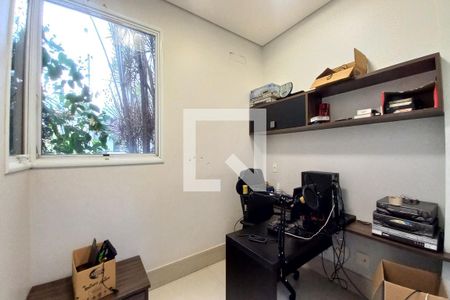 Casa de condomínio para alugar com 420m², 4 quartos e 6 vagasEscritório
