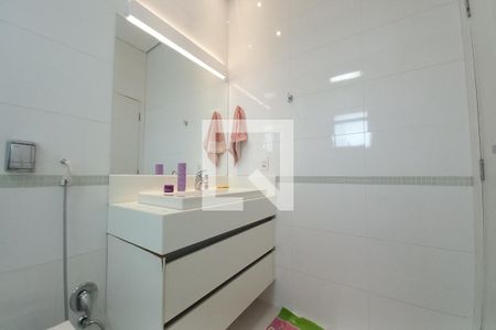 Casa de condomínio para alugar com 420m², 4 quartos e 6 vagasBanheiro da Suíte 1