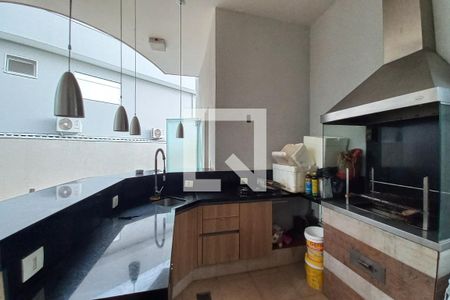 Casa de condomínio para alugar com 420m², 4 quartos e 6 vagasÁrea comum - Churrasqueira