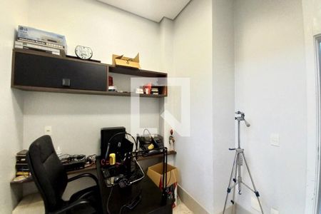 Casa de condomínio para alugar com 420m², 4 quartos e 6 vagasÉscritório