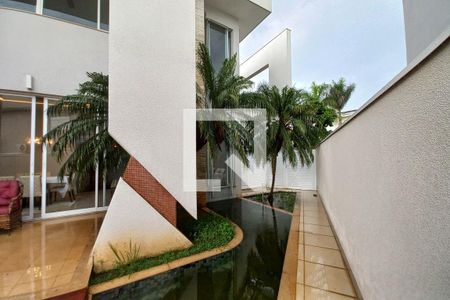 Casa de condomínio para alugar com 420m², 4 quartos e 6 vagasÁrea comum - Piscina