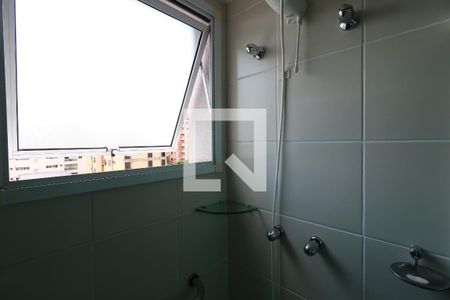 Apartamento para alugar com 62m², 2 quartos e 2 vagasBanheiro Social - Box