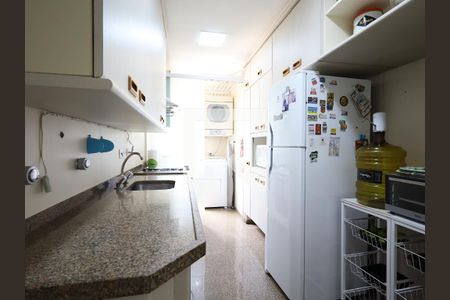 Apartamento à venda com 157m², 2 quartos e 2 vagasCozinha