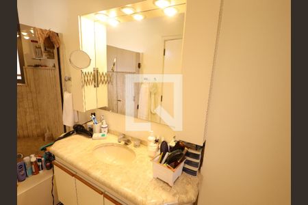 Apartamento à venda com 157m², 2 quartos e 2 vagasBanheiro da Suíte 1