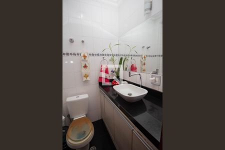 Casa à venda com 600m², 9 quartos e 10 vagas Casa à venda com 600m², 9 quartos e 10 vagasLavabo