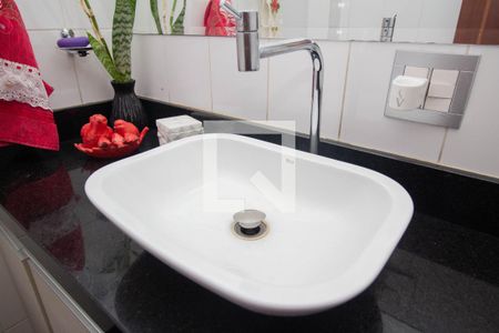 Casa à venda com 600m², 9 quartos e 10 vagas Casa à venda com 600m², 9 quartos e 10 vagasLavabo