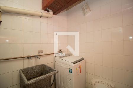 Casa à venda com 600m², 9 quartos e 10 vagas Casa à venda com 600m², 9 quartos e 10 vagasÁrea de Serviço