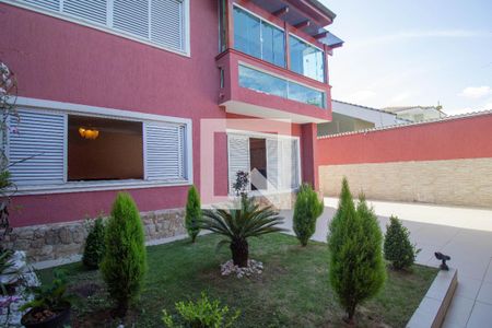 Casa à venda com 600m², 9 quartos e 10 vagas Casa à venda com 600m², 9 quartos e 10 vagasQuintal