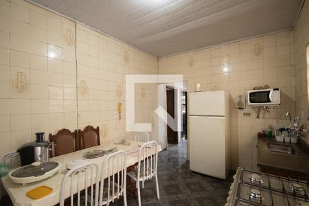 Casa à venda com 410m², 2 quartos e 3 vagas Casa à venda com 410m², 2 quartos e 3 vagasCozinha