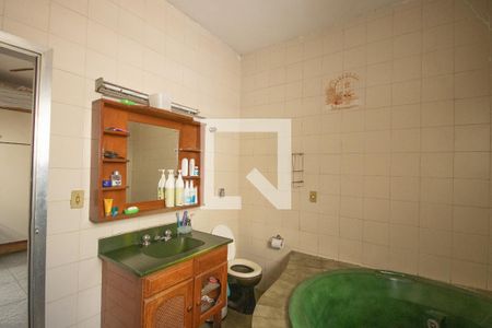 Casa à venda com 410m², 2 quartos e 3 vagas Casa à venda com 410m², 2 quartos e 3 vagasBanheiro da Suite