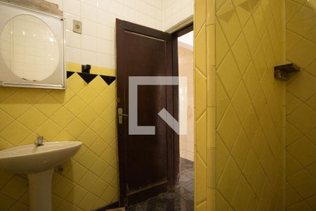 Casa à venda com 410m², 2 quartos e 3 vagas Casa à venda com 410m², 2 quartos e 3 vagasBanheiro 2