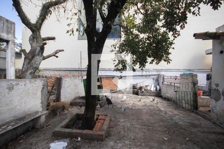 Casa à venda com 410m², 2 quartos e 3 vagas Casa à venda com 410m², 2 quartos e 3 vagasQuintal