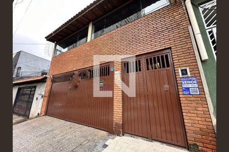 Casa à venda com 353m², 3 quartos e 4 vagas Casa à venda com 353m², 3 quartos e 4 vagasFachada