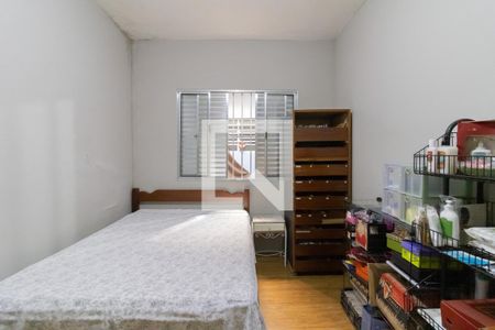 Casa à venda com 353m², 3 quartos e 4 vagasQuarto 2