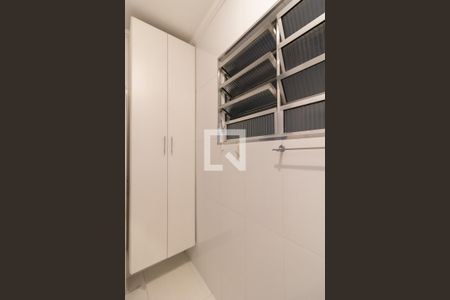 Casa à venda com 353m², 3 quartos e 4 vagasBanheiro