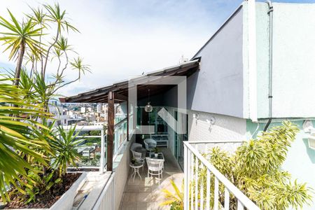 Apartamento à venda com 220m², 3 quartos e 2 vagasVaranda