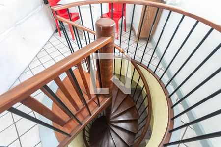 Apartamento à venda com 220m², 3 quartos e 2 vagasEscadas