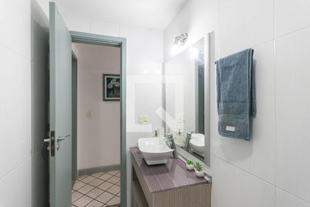 Apartamento à venda com 220m², 3 quartos e 2 vagasBanheiro (segundo andar)