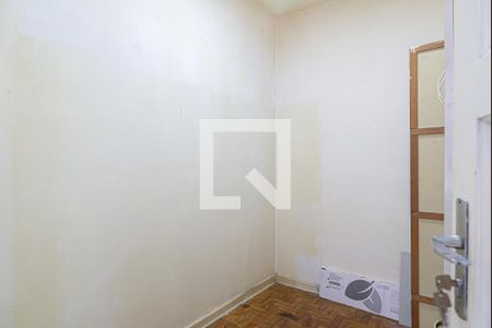 Apartamento à venda com 80m², 2 quartos e sem vaga Apartamento à venda com 80m², 2 quartos e sem vagaQuarto de Serviço