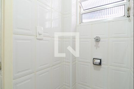 Apartamento à venda com 80m², 2 quartos e sem vaga Apartamento à venda com 80m², 2 quartos e sem vagaBanheiro de Serviço