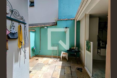 Casa à venda com 115m², 3 quartos e 2 vagas Casa à venda com 115m², 3 quartos e 2 vagasÁrea Externa