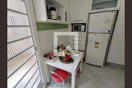 Casa à venda com 115m², 3 quartos e 2 vagas Casa à venda com 115m², 3 quartos e 2 vagasCozinha
