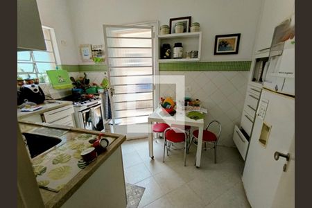 Casa à venda com 115m², 3 quartos e 2 vagas Casa à venda com 115m², 3 quartos e 2 vagasCozinha