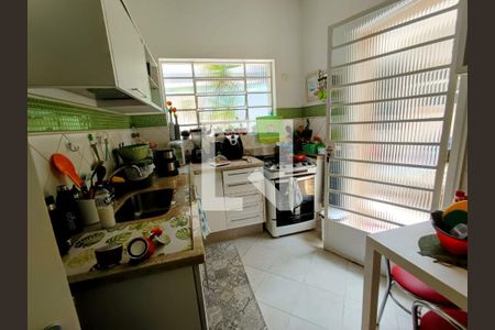Casa à venda com 115m², 3 quartos e 2 vagas Casa à venda com 115m², 3 quartos e 2 vagasCozinha
