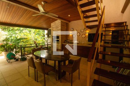 Apartamento à venda com 784m², 5 quartos e 4 vagas Apartamento à venda com 784m², 5 quartos e 4 vagasChurrasqueira