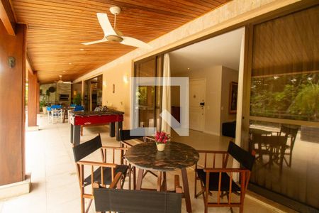 Apartamento à venda com 784m², 5 quartos e 4 vagas Apartamento à venda com 784m², 5 quartos e 4 vagasVaranda da Sala