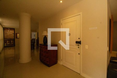 Hall de entrada de apartamento à venda com 5 quartos, 784m² em Barra da Tijuca, Rio de Janeiro